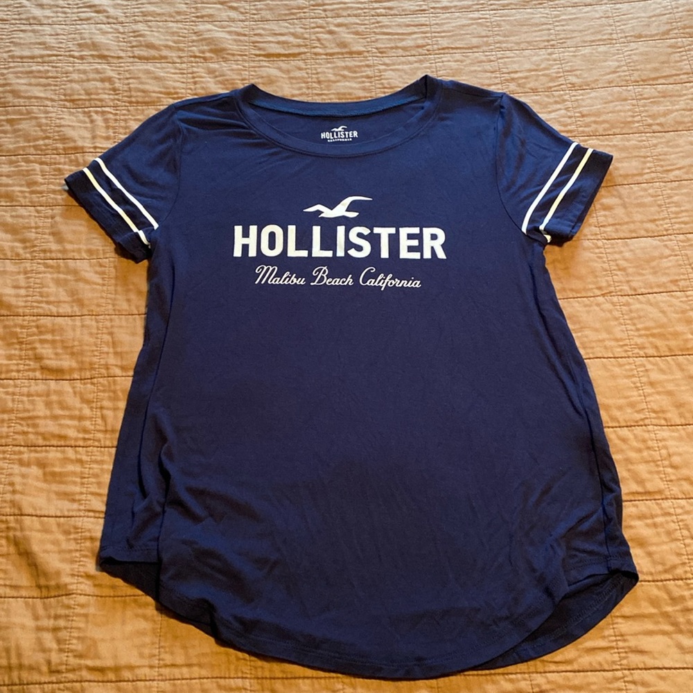 Hollister tee